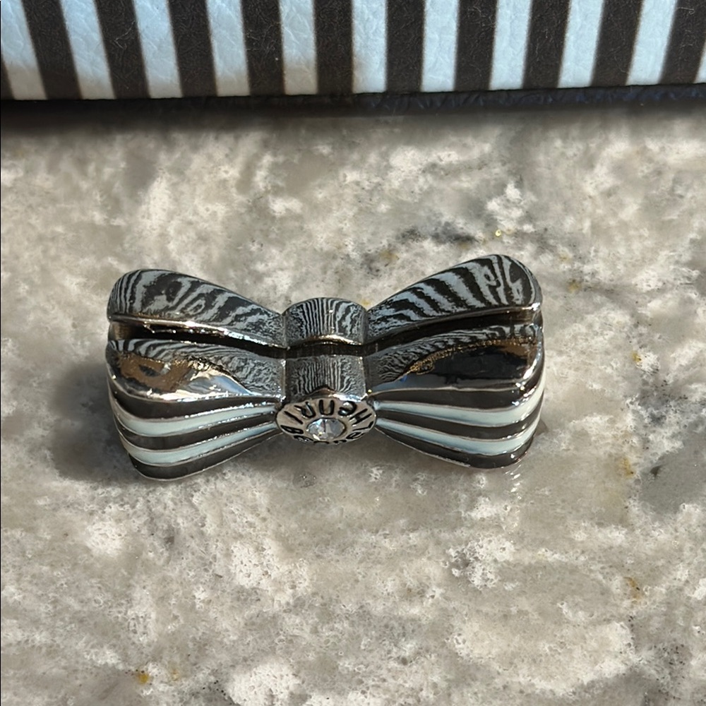 NWOT HENRI BENDEL  Elegant BROWN & Cream Striped Bow Tie card holder
